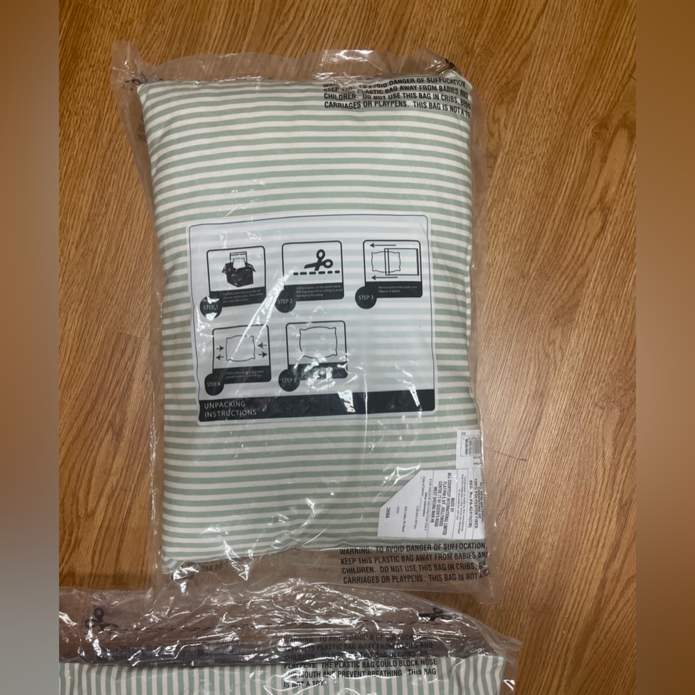 Striped pillow bundle - Picture 4 of 6